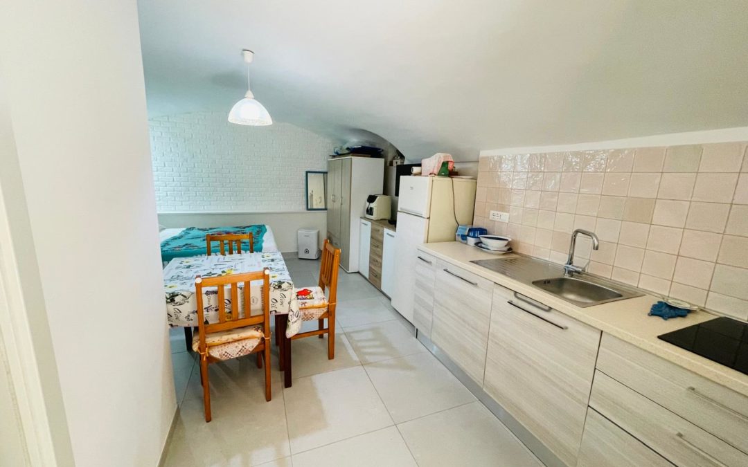 In vendita – Grazioso monolocale nel cuore del centro storico di Sperlonga