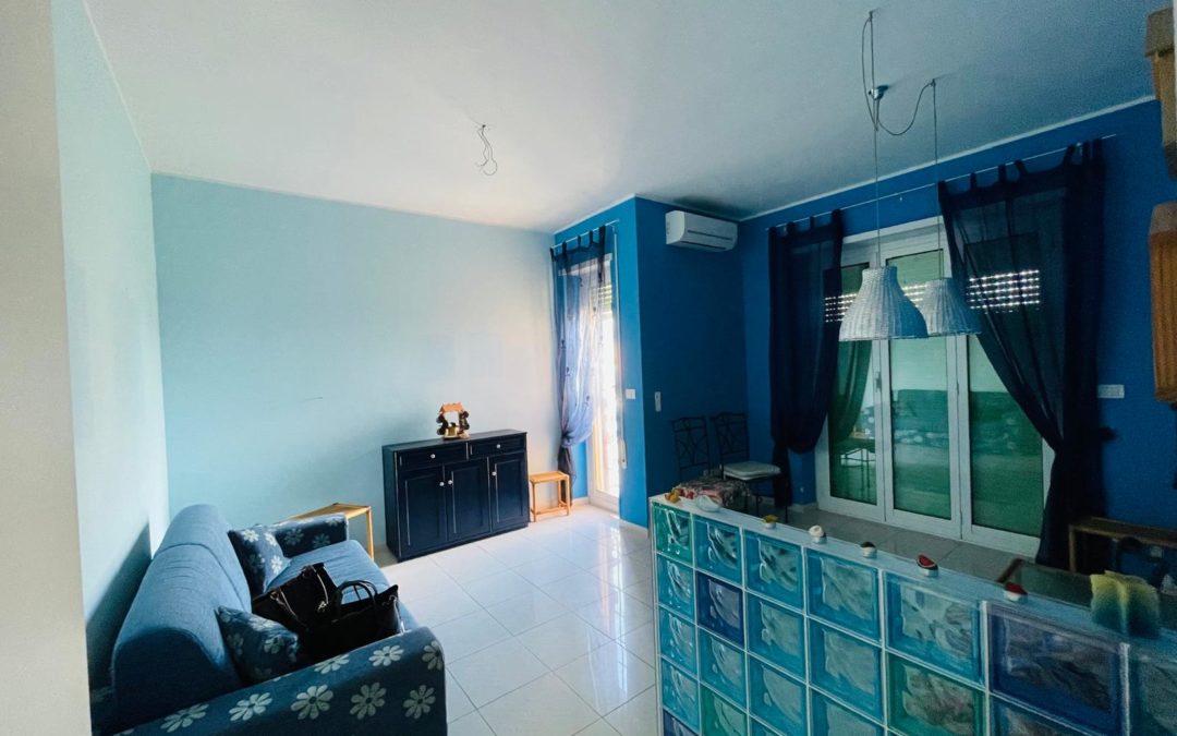 In vendita – Appartamento luminoso a 300 metri dal mare